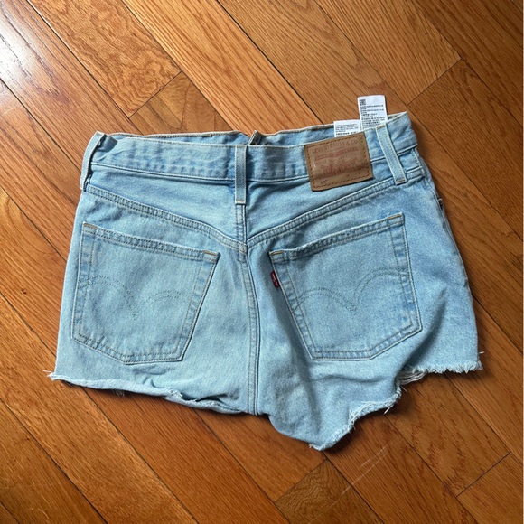 LEVIS SHORTS - Picture 2 of 5
